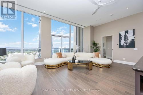 Ph1 - 1 Grandview Avenue, Markham, ON - Indoor Photo Showing Living Room