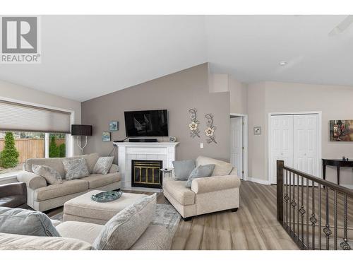 11290 Bond Road Unit# 4, Lake Country, BC - Indoor Photo Showing Living Room With Fireplace