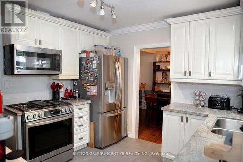 202 Queen Street, Newmarket, ON - Indoor Photo Showing Kitchen With Stainless Steel Kitchen With Double Sink