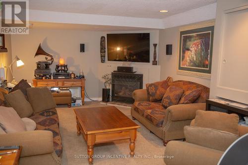 202 Queen Street, Newmarket, ON - Indoor Photo Showing Living Room With Fireplace