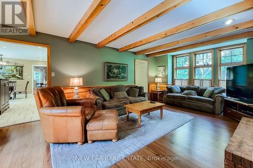 4100 Ennisclare Drive, Milton, ON - Indoor Photo Showing Living Room