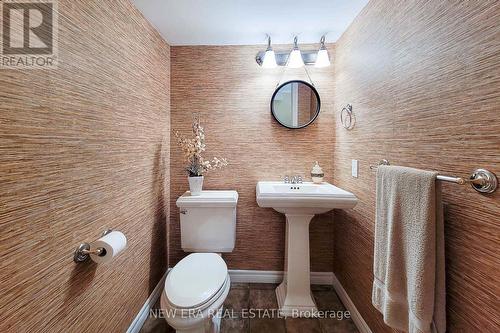 4100 Ennisclare Drive, Milton, ON - Indoor Photo Showing Bathroom