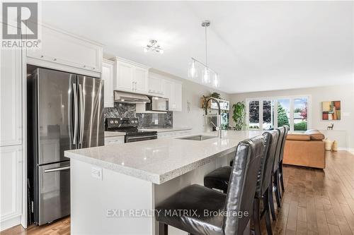 82 Richard Street, Alfred And Plantagenet, ON - Indoor Photo Showing Kitchen With Upgraded Kitchen