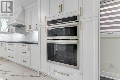 99 Benjamin Drive, Vaughan, ON - Indoor Photo Showing Kitchen