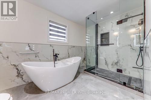 99 Benjamin Drive, Vaughan, ON - Indoor Photo Showing Bathroom