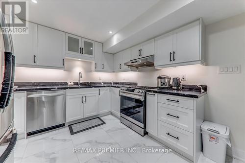 99 Benjamin Drive, Vaughan, ON - Indoor Photo Showing Kitchen With Stainless Steel Kitchen With Upgraded Kitchen