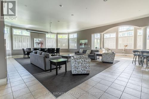 213 - 1480 Bishops Gate, Oakville, ON - Indoor Photo Showing Living Room