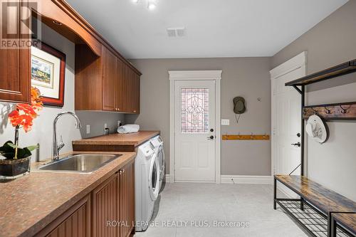 11 Treeview Crescent, Caledon, ON - Indoor Photo Showing Laundry Room