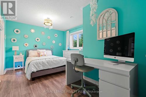 11 Treeview Crescent, Caledon, ON - Indoor Photo Showing Bedroom