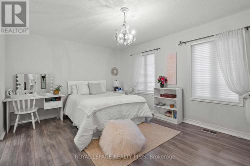 11 Treeview Crescent, Caledon, ON - Indoor Photo Showing Bedroom