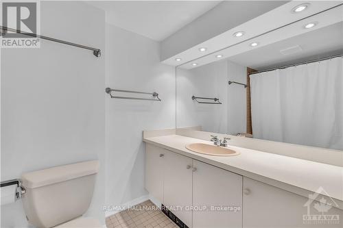 7 - 100 Rideau Terrace, Ottawa, ON - Indoor Photo Showing Bathroom