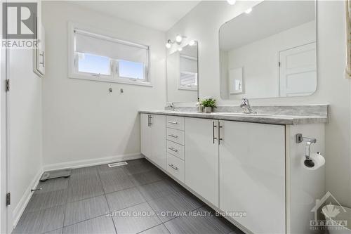 14 Graham Street, Carleton Place, ON - Indoor Photo Showing Bathroom