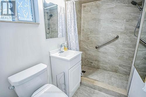 5 Lorne Bruce Drive, Toronto, ON - Indoor Photo Showing Bathroom