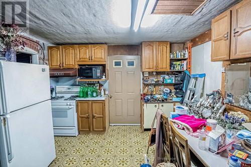 5 Lorne Bruce Drive, Toronto, ON - Indoor Photo Showing Kitchen