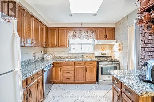 5 Lorne Bruce Drive, Toronto, ON - Indoor Photo Showing Kitchen With Double Sink