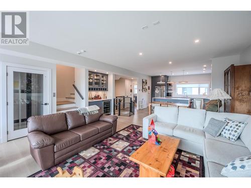 201 Wylie Street Unit# 131, Penticton, BC - Indoor Photo Showing Living Room