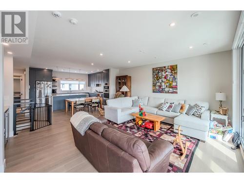 201 Wylie Street Unit# 131, Penticton, BC - Indoor Photo Showing Living Room