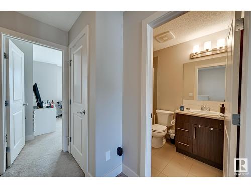 #6 2922 Maple Wy Nw, Edmonton, AB - Indoor Photo Showing Bathroom