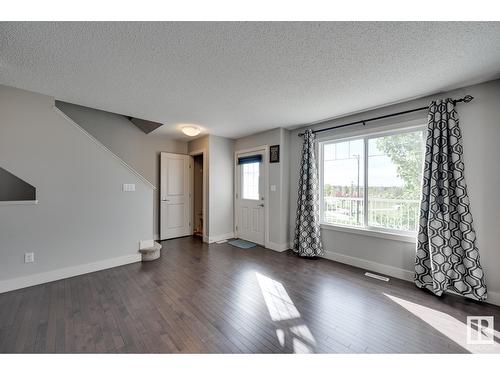 #6 2922 Maple Wy Nw, Edmonton, AB - Indoor