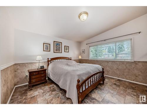 8704 90 Av Nw, Edmonton, AB - Indoor Photo Showing Bedroom