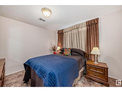 8704 90 Av Nw, Edmonton, AB - Indoor Photo Showing Bedroom