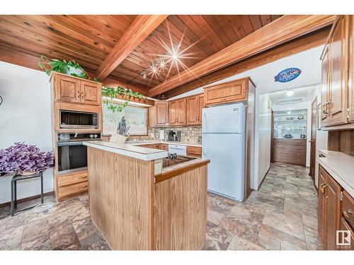 8704 90 Av Nw, Edmonton, AB - Indoor Photo Showing Kitchen