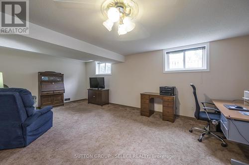 19 Banting Crescent, London, ON - Indoor Photo Showing Office