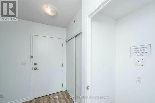 409 - 1 Falaise Road, Toronto, ON - Indoor Photo Showing Other Room