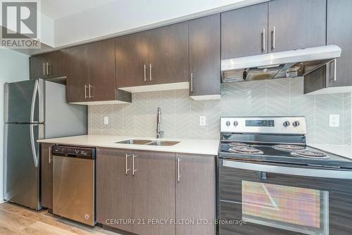 409 - 1 Falaise Road, Toronto, ON - Indoor Photo Showing Kitchen With Double Sink