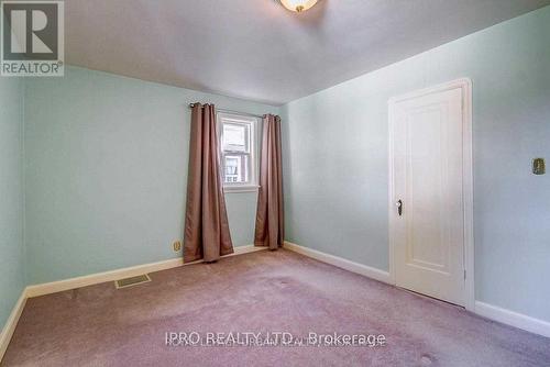 87 Oakes Avenue, Oshawa, ON - Indoor Photo Showing Other Room