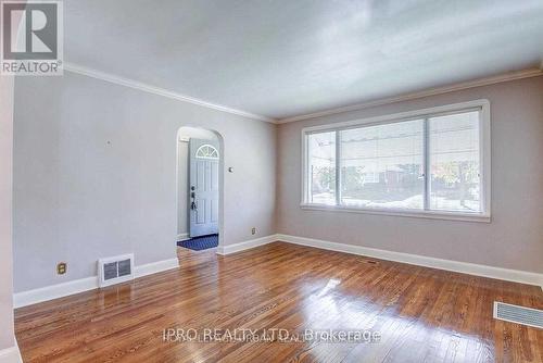 87 Oakes Avenue, Oshawa, ON - Indoor Photo Showing Other Room