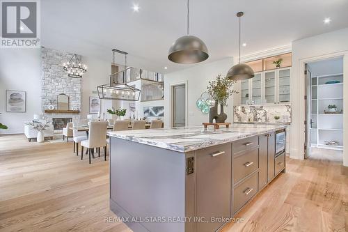 27088 Kennedy Road, Georgina, ON - Indoor Photo Showing Kitchen With Upgraded Kitchen