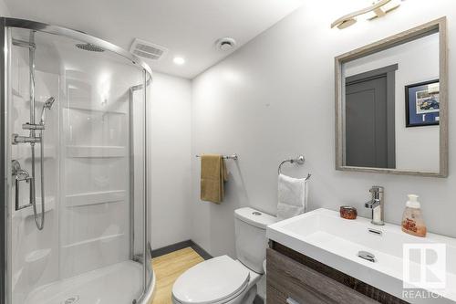 542 Chappelle Dr Sw, Edmonton, AB - Indoor Photo Showing Bathroom