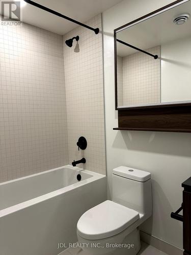 807 - 425 Front Street E, Toronto, ON - Indoor Photo Showing Bathroom