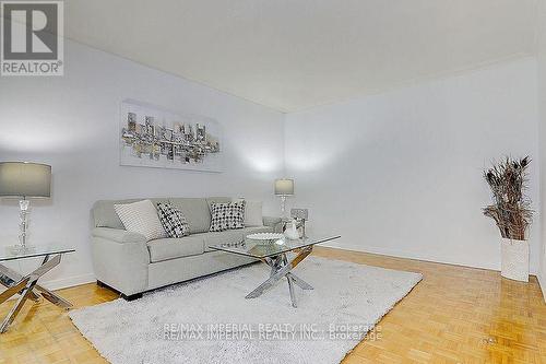 299 Huntsmill Boulevard, Toronto, ON - Indoor Photo Showing Living Room