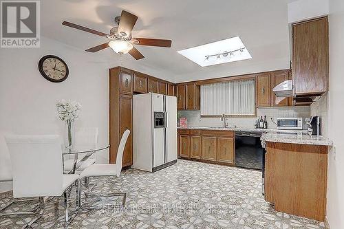 299 Huntsmill Boulevard, Toronto, ON - Indoor Photo Showing Kitchen