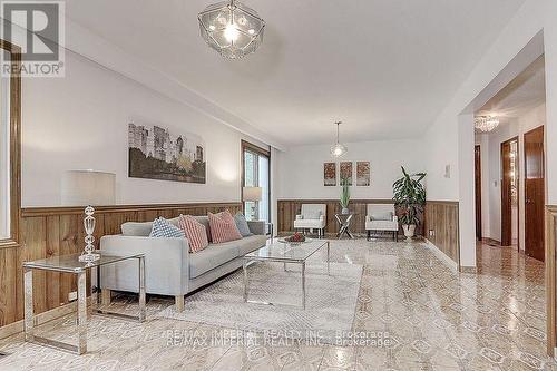 299 Huntsmill Boulevard, Toronto, ON - Indoor Photo Showing Living Room