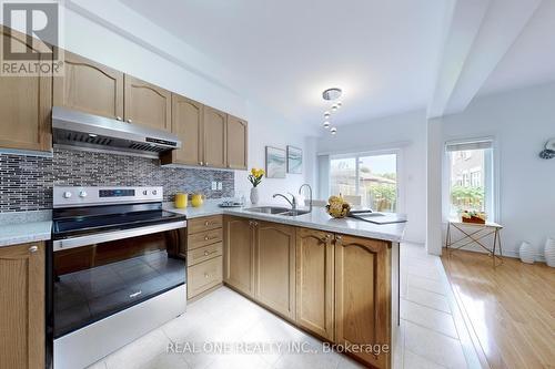 87 Harry Cook Drive, Markham, ON - Indoor Photo Showing Kitchen With Double Sink