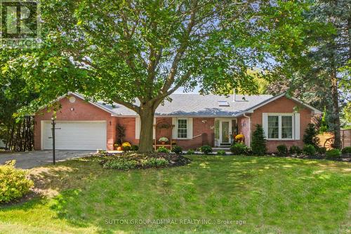 14 Hi View Drive, East Gwillimbury, ON - Outdoor With Facade