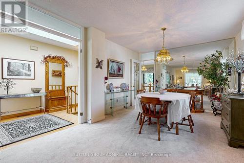 14 Hi View Drive, East Gwillimbury, ON - Indoor Photo Showing Dining Room