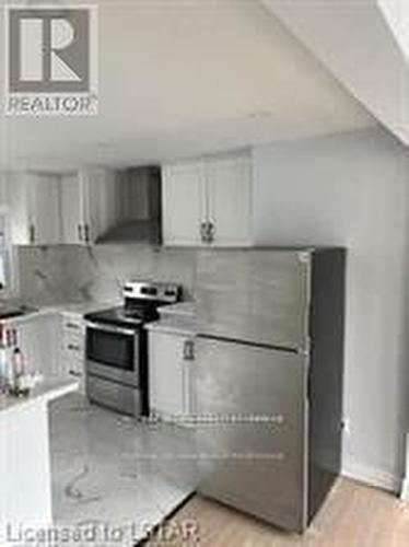 76 1/2 Fairview Avenue, St. Thomas, ON - Indoor Photo Showing Kitchen