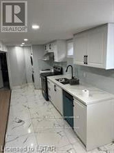 76 1/2 Fairview Avenue, St. Thomas, ON - Indoor Photo Showing Kitchen