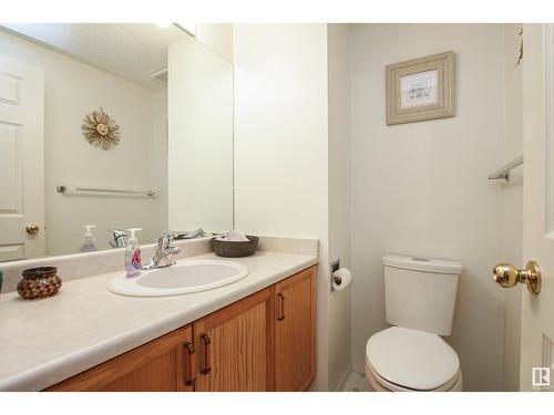 9144 165 Av Nw, Edmonton, AB - Indoor Photo Showing Bathroom