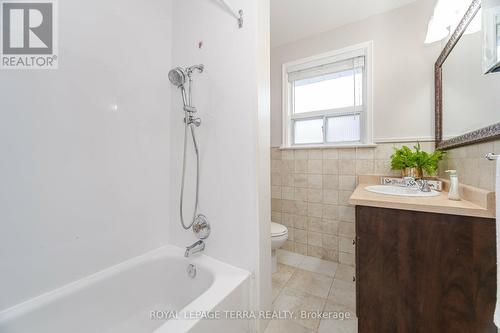 114 Milford Haven Drive, Toronto, ON - Indoor Photo Showing Bathroom