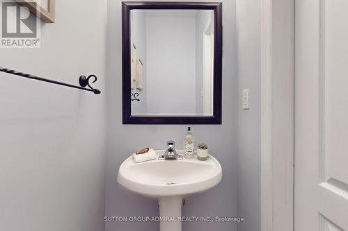 92 Bentwood Crescent, Vaughan, ON - Indoor Photo Showing Bathroom