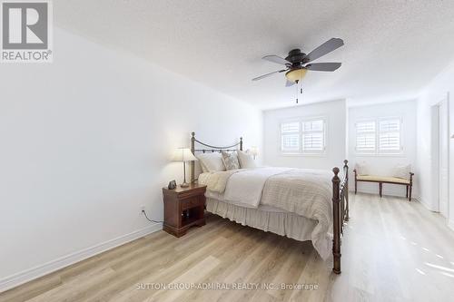 92 Bentwood Crescent, Vaughan, ON - Indoor Photo Showing Bedroom