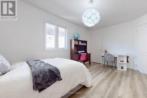 92 Bentwood Crescent, Vaughan, ON - Indoor Photo Showing Bedroom