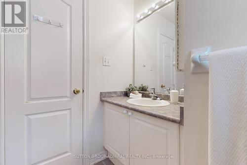 92 Bentwood Crescent, Vaughan, ON - Indoor Photo Showing Bathroom