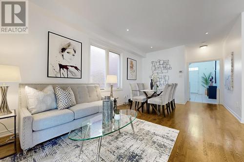 92 Bentwood Crescent, Vaughan, ON - Indoor Photo Showing Living Room