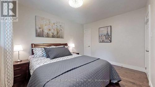 256 Weighton Drive, Oakville, ON - Indoor Photo Showing Bedroom